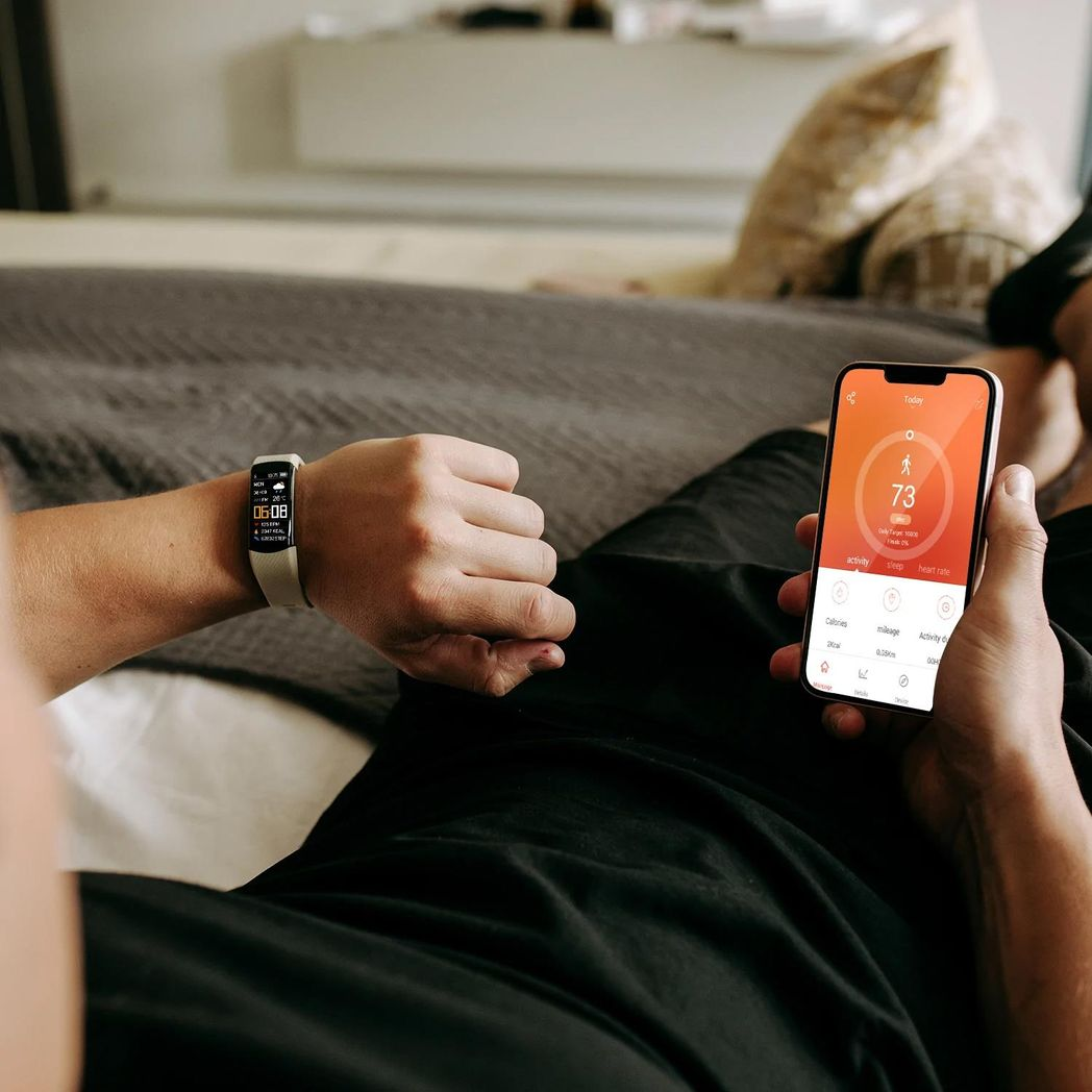 Gymcline Vesper Fitness Tracker - HR, BP,O2, Sleep And Body Temp. Monitoring Cream